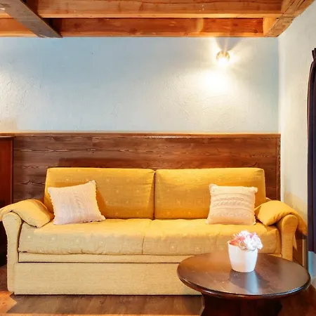 Hellochalet_foyer En Bleu Апартаменты Вальтурнанш
